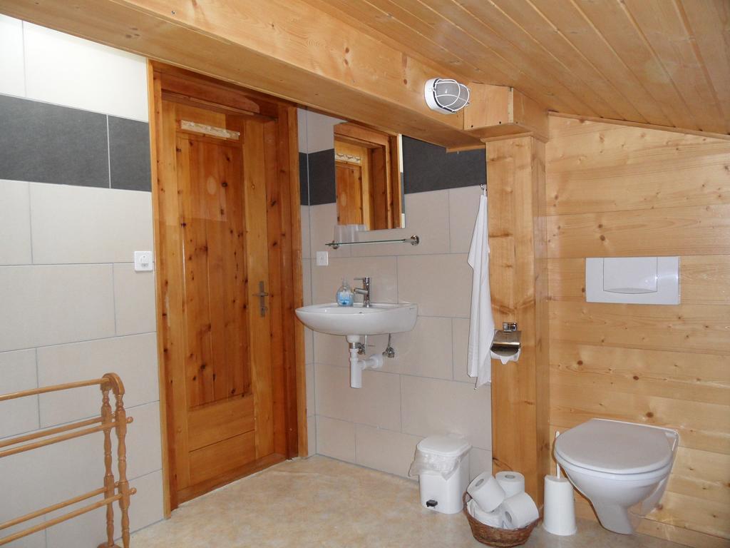 Chalet Esher Surrey Ried-Brig Exteriér fotografie